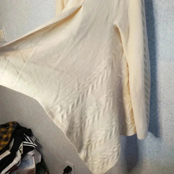 Saks Fith Avenue 100% Cashmere Knitted Ivory Cardigan Sweater - Picture 2 of 7
